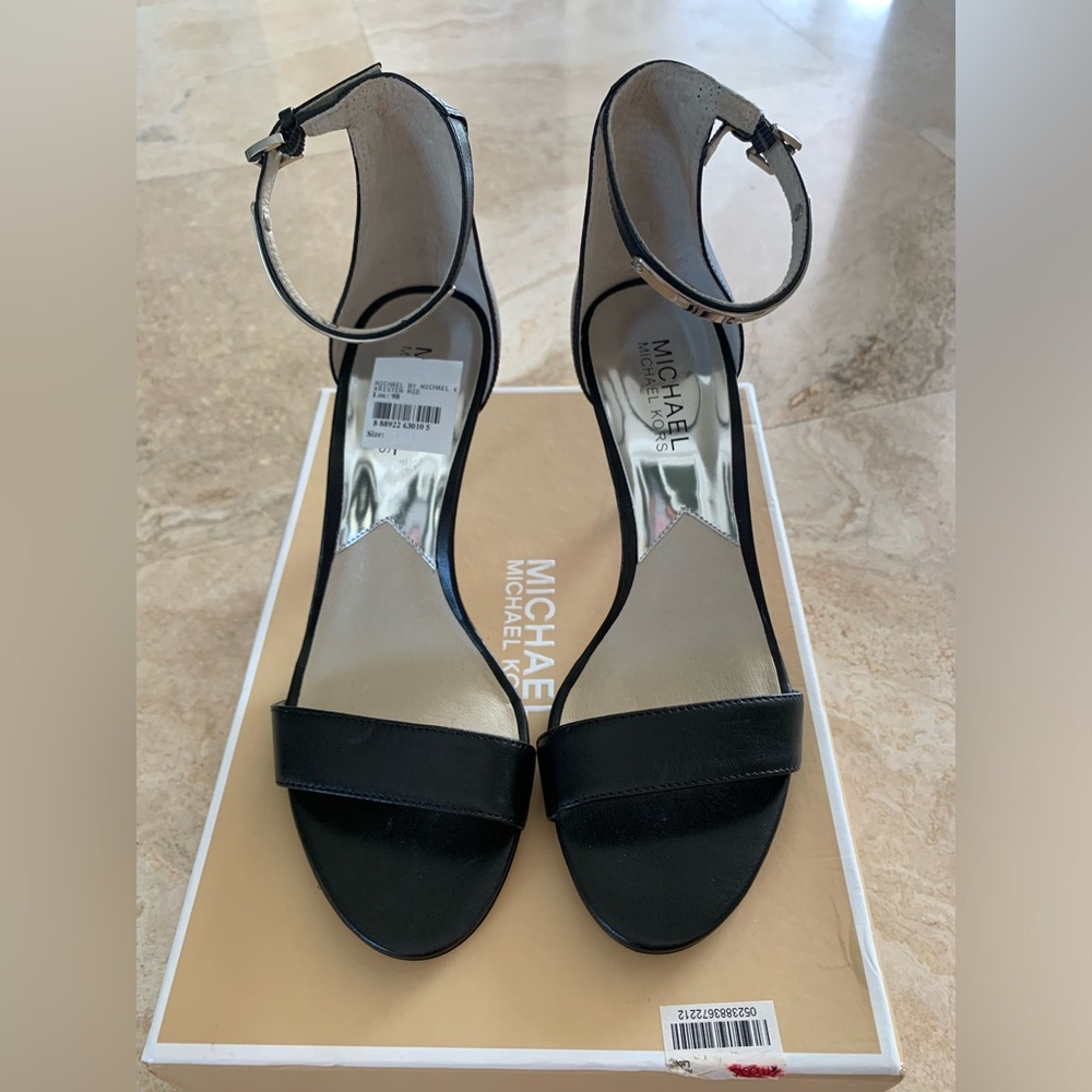 Michael Kors Black Leather Women's Kristen mid heel Sandals size 10